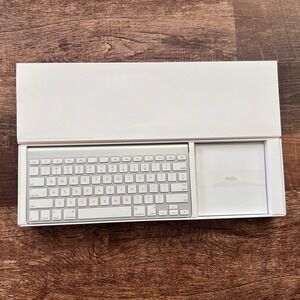 Apple Wireless Keyboard A1314 Bluetooth Silver Aluminum White Keys MC184LL/B